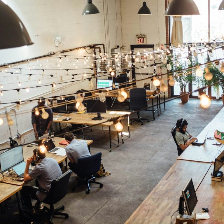 Minimalist freelance workspace symbolising fast, flexible writing support for health and PR communications